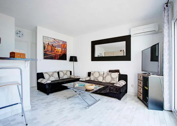 5046 Tennis Village 1405 * Agde