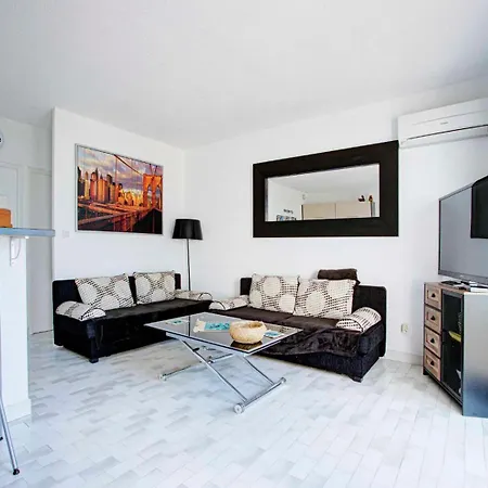 5046 Tennis Village 1405 * Agde